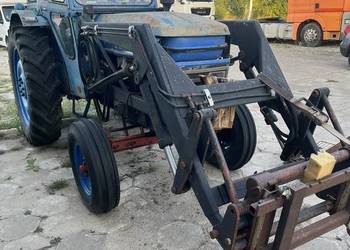 ciągnik z ładowaczem Leyland nuffield 344
