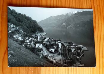 WIDOK NA MIASTECZKO NAD JEZIOREM WALENSEE