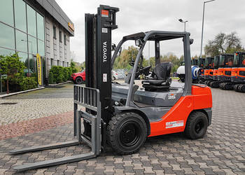 Wózek widłowy Toyota 02-8FGJF35 3,5 tony duplex 3,7 m LPG | 2010