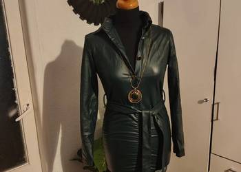 Sukienka skóropodobna butelkowa zieleń