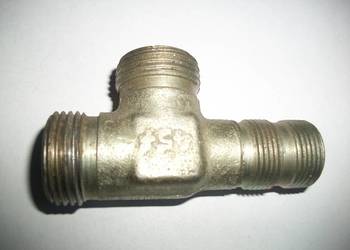 Przyłaczka trójnikowa nastawna M22x1,5 na M27x2 PN-146 16-16