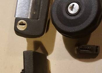 Zamki zestaw FIAT 126 klamka korek wlewu klapa