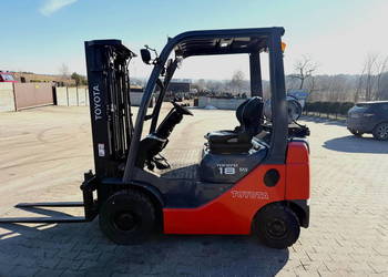 wózek widłowy TOYOTA 8FGF18 LPG 1800kg Triplex 4.30m przesuw 2011 rok