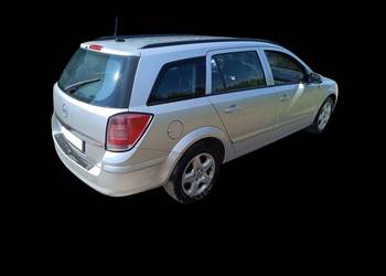 OPEL ASTRA H KOMBI ZDERZAK TYŁ Z157