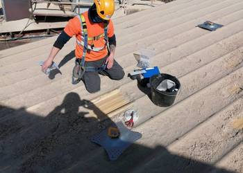 Systemy asekuracyjne  Balustrady dachowe Zabezpieczenia przed upadkiem