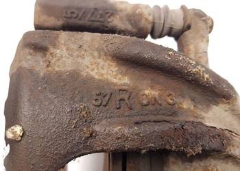 ZACISK HAMULCOWY PRZÓD PRAWY  AVENSIS T25