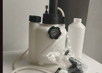 Zestaw do odpowietrzania i wymiany płynu hamulcowego