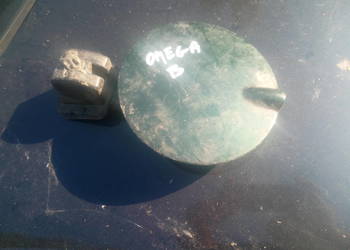 Opel omega b klapka wlewu paliwa