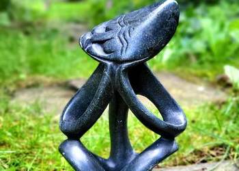 Myśliciel rzeźba z kamienia