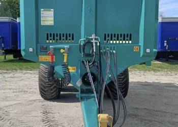 Rozrzutnik obornika 12t Camara