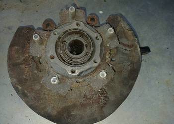 Zwrotnica piasta lewa Suzuki Jimny