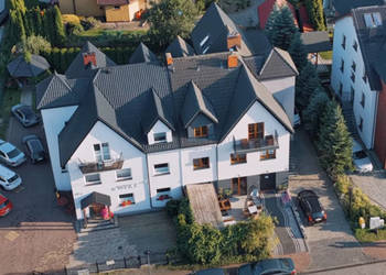 Gotowy biznes nad morzem – pensjonat z restauracją i apartamentem w Łebie