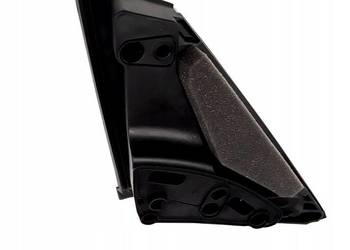 VOLVO S80 V70 XC70 prawa uszczelka trojkat prawego lusterka VOLVO S80 V70 XC70 prawa uszczelka trojkat prawego lusterka