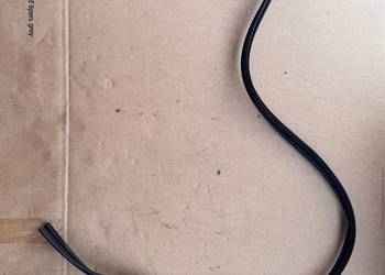 Uszczelka prowadzenia szyby drzwi lewy przód Hyundai i20 II 14-20