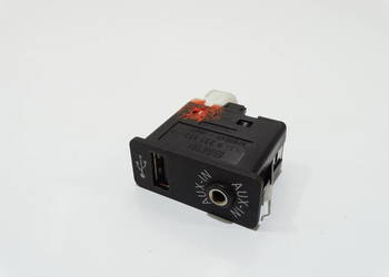 GNIAZDO USB AUX BMW E60 E61 E88 E90 F10 F25 OE 9237653
