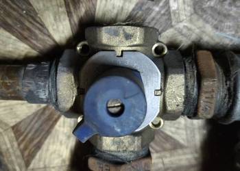 zawór czterodrożny