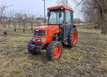Ciągnik sadowniczy Kubota ME8200  ogrodniczy sadownik