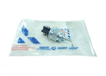 WŁĄCZNIK STOPU IVECO 330-30 ORYGINALNY ASO