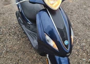 Skuter piaggio fly 50 4t