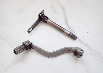 Wałek Zmiany Biegów Wybierak + Dźwignia Suzuki RM 250 2T J115 96-00r