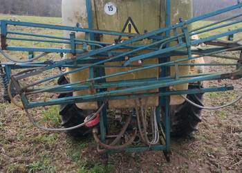 Opryskiwacz zawieszany 300l