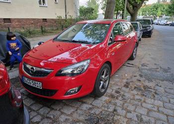 Opel Astra Sports Tourer 1.6 Turbo 180 KM – super stan, piękny czerwony kol