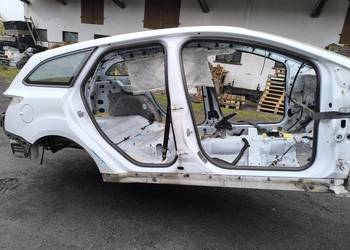 ĆWIARTKA PRÓG PRAWY FORD FOCUS MK3 LIFT KOMBI