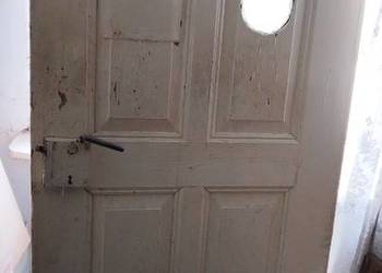 Stare drzwi z demontarzu