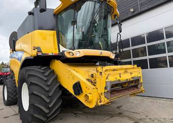 Kombajn zbożowy New Holland CX 860