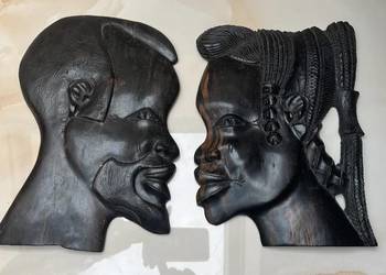 Afrykańska rzeźba- głowa kobiety i mężczyzny.  Wykonana z jednego kawałka d