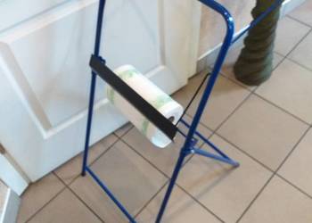 Stojak na papier w rolkach, czyściwo, ręcznik przemysłowy do warsztatu