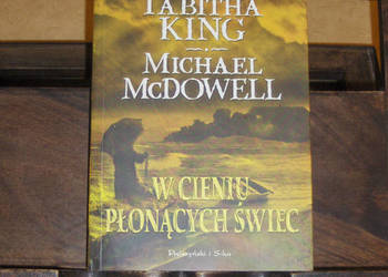 T.King, M.McDowell W cieniu płonących świec