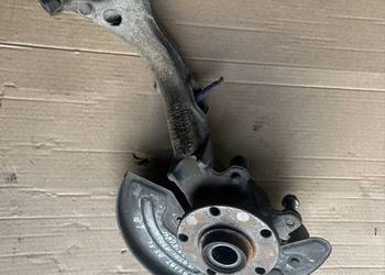 Zwrotnica lewy przód Passat b5 fl 1.9tdi 130km 8D0407257AP