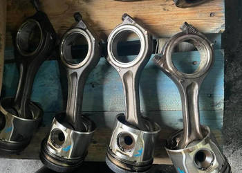 DEUTZ Korbowód TCD2013L044V TCD2013L064V Fendt 936 oryginał 04901791