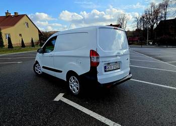 Ford Transit Courier 2015 rok