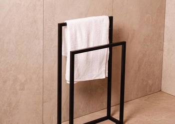 Metalowy stojak wieszak na ręczniki loft