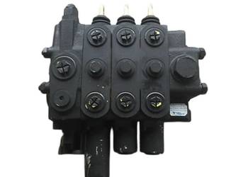 HYDRO CONTROL 60130267 (JCB 60130267) 3-sekcyjny rozdzielacz hydrauliczny
