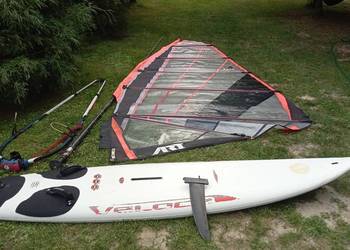 Deska z żaglem surfingowa