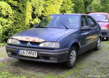Renault 19 Europe Hatchback 93 r. 1.4 43 kW 240 000 Do remontu