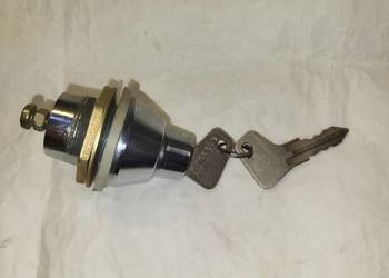 Wartburg 353 1.3 - Nowy zamek klapy bagażnika 2 kluczyki jasna podkładka