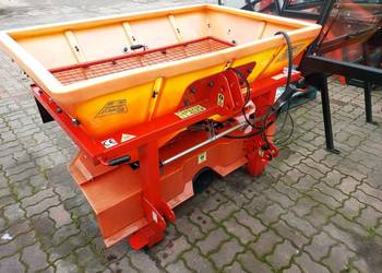 Rozsiewacz Dexwal Dwuturbinowy 600 L