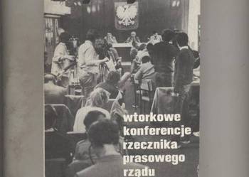 Pojedynek   wtorkowe konferencje rzecznika prasowego rz