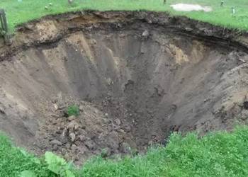 Oferuje teren pod wysyp ziemi lub gruzu