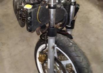 Cześći Honda CBR 900rr sc33