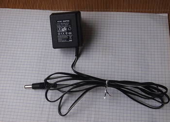Zasilacz sieciowy AC/AC Adapter, 230V/ 9.0V- 300 mA;