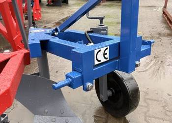 Pług jednoskibowy przeznaczony do mini traktorków