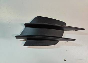 MERCEDES C-KLASA W205 AMG KRATKA PRAWA ZDERZAKA PRZÓD A2058857302