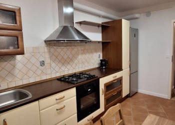 4-pokojowe, dwie łazienki, osobna kuchnia, dwa poziomy, dwa tarasy, balkon…