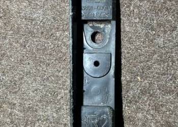 YARIS III LIFT CHLAPACZ NADKOLA PRZEDNIEGO PRAWEGO PRAWY PRZÓD 53851-0D070