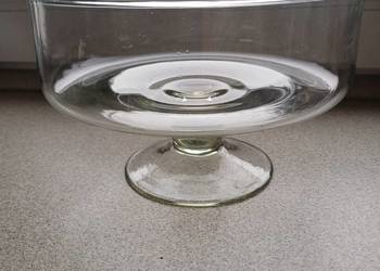 Patera szklana na nóżce na owoce cukierki